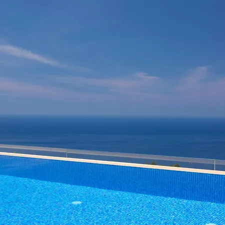 Emilia * Áyios Nikítas