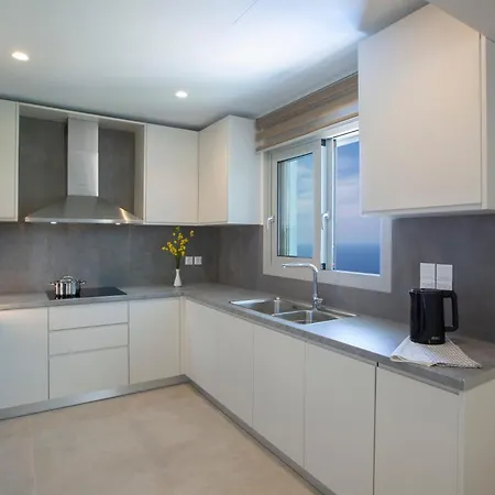 Emilia Áyios Nikítas